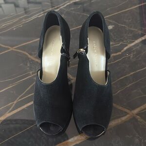 Karen Millen suede peep toe booties, size zipper, size 7.